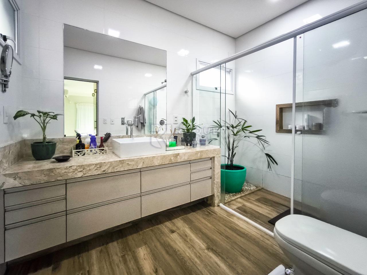 Casa em condomínio à venda no bairro Residencial Casalbuono: WC SUÍTE