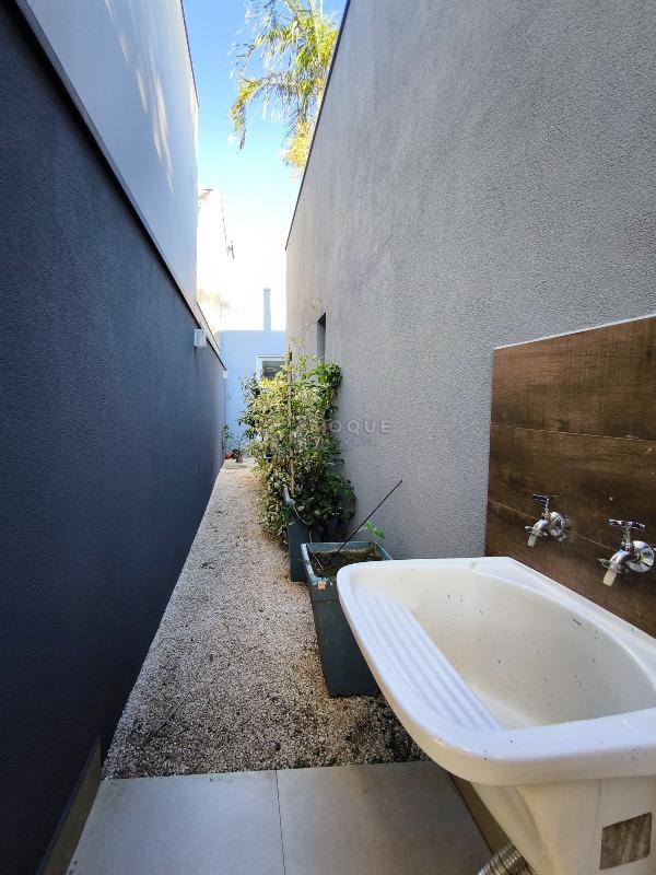 Casa em condomínio à venda no bairro Residencial Casalbuono: LAVATÓRIO