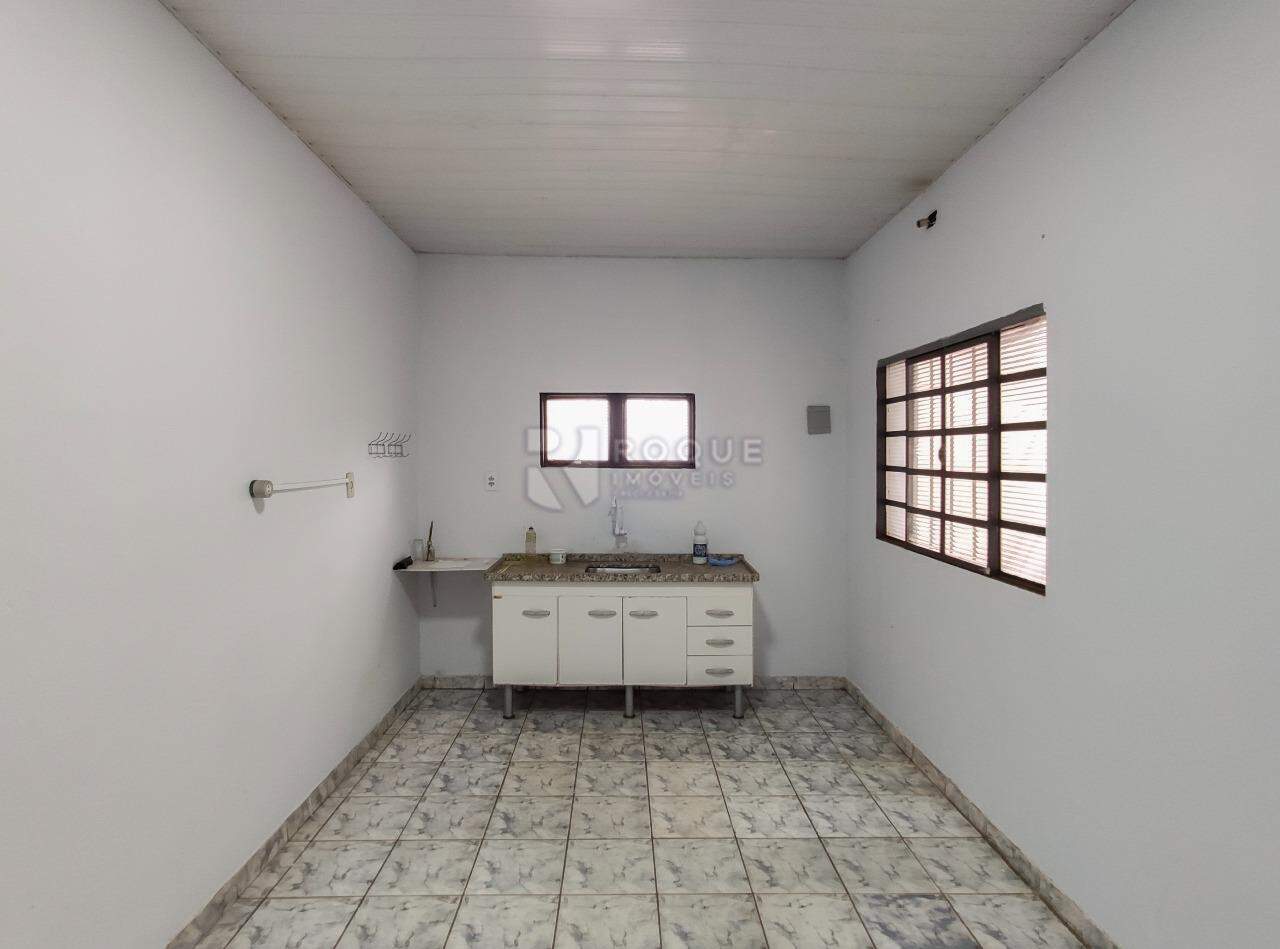 Casa Residencial à venda no bairro Jardim Lagoa Nova: Cozinha 