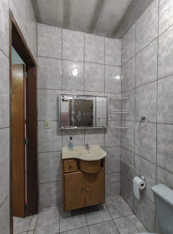 Casa Residencial à venda no bairro Jardim Lagoa Nova: WC suíte 