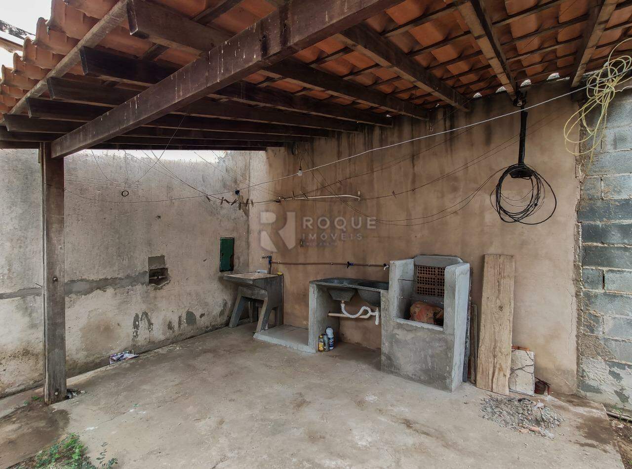 Casa Residencial à venda no bairro Jardim Lagoa Nova: Área de serviço 