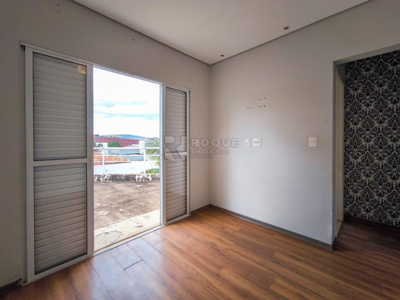 Casa em condomínio à venda no bairro Jardim Residencial Florida: SUÍTE