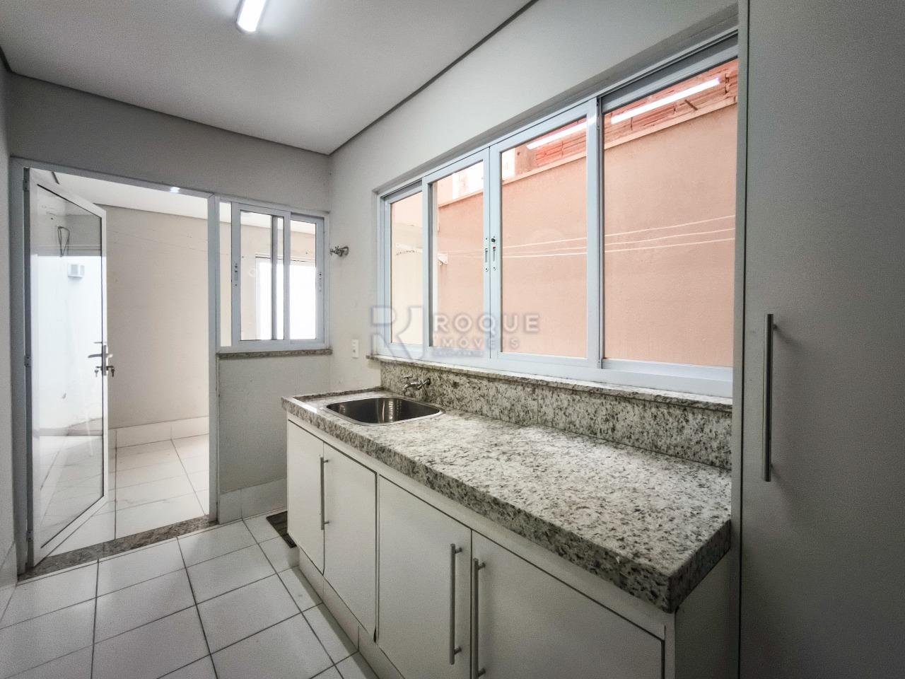 Casa em condomínio à venda no bairro Jardim Residencial Florida: ÁREA DE SERVIÇO