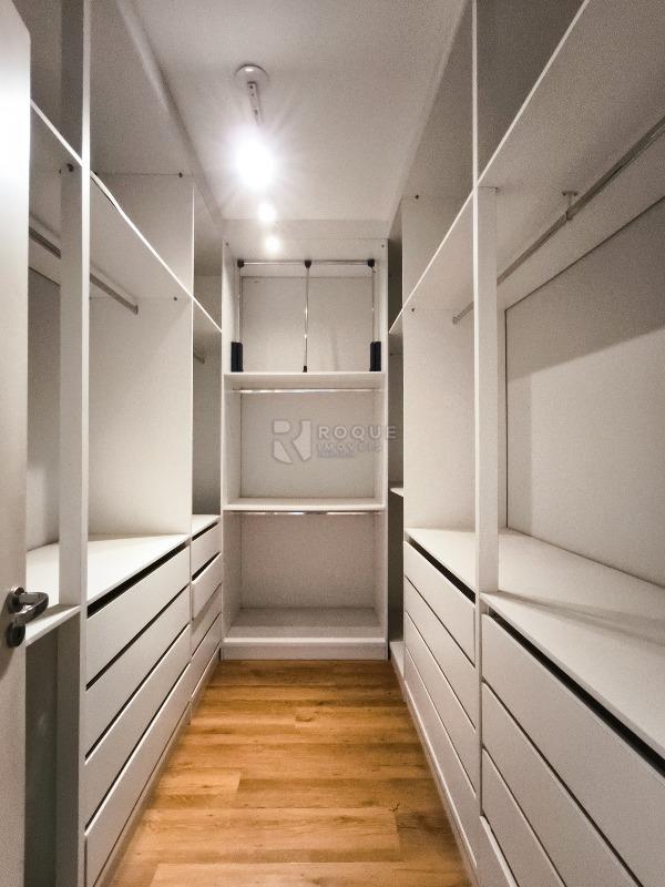 Casa em condomínio à venda no bairro Jardim Residencial Florida: CLOSET SUÍTE