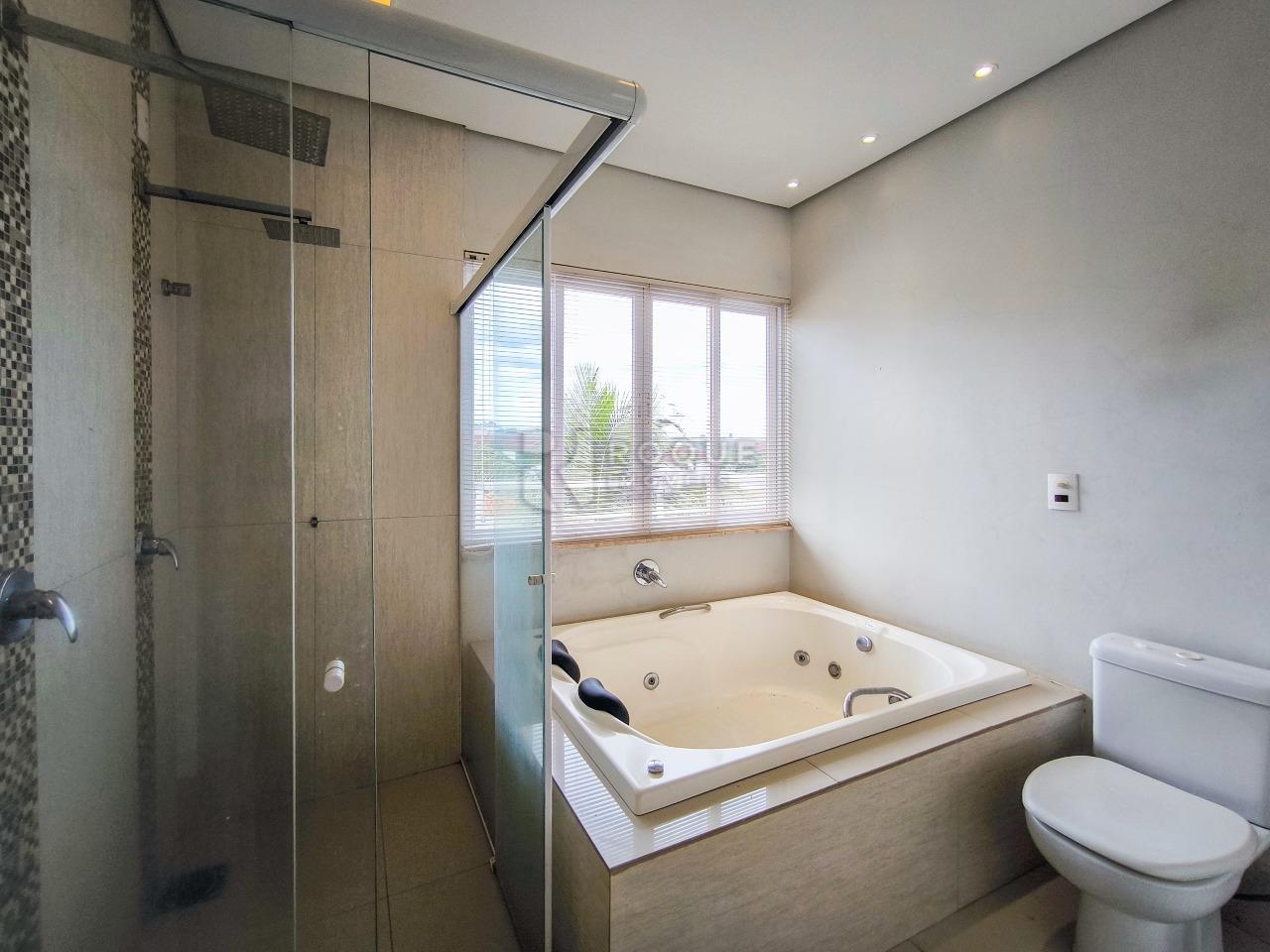 Casa em condomínio à venda no bairro Jardim Residencial Florida: WC SUÍTE