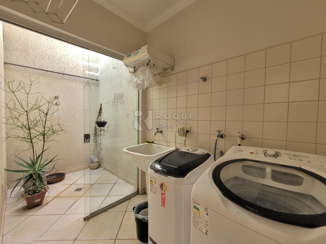 Casa em condomínio à venda no bairro Residencial Jardim dos Ipês: LAVANDERIA