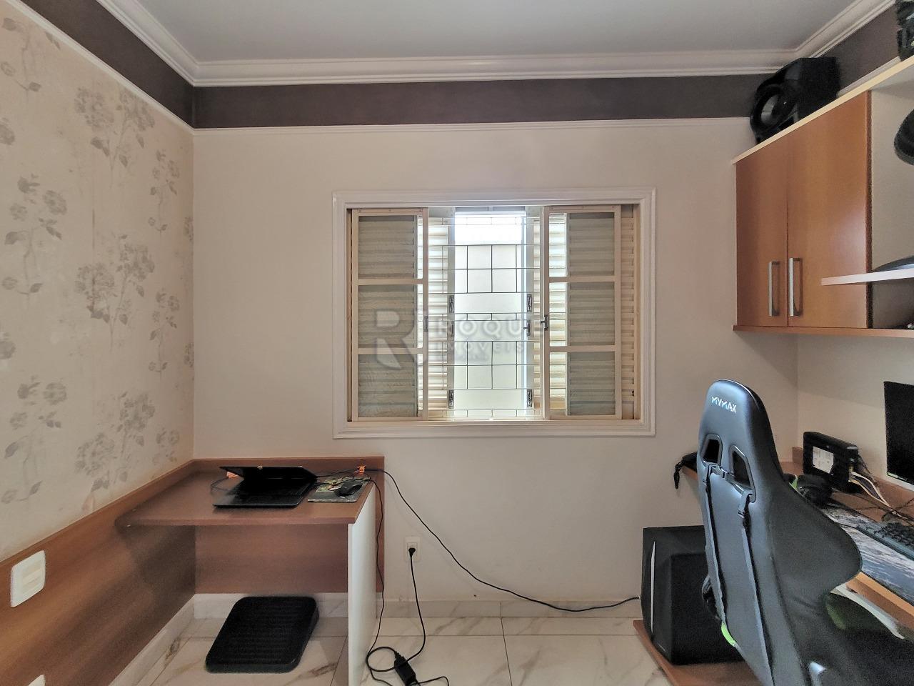 Casa em condomínio à venda no bairro Residencial Jardim dos Ipês: DORMITÓRIO 1