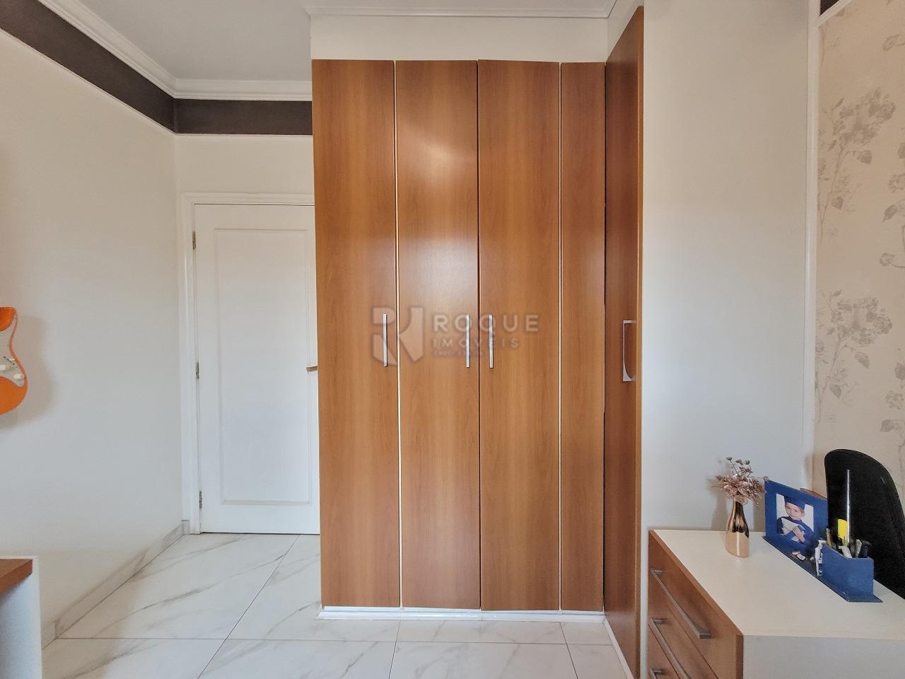 Casa em condomínio à venda no bairro Residencial Jardim dos Ipês: DORMITÓRIO 1