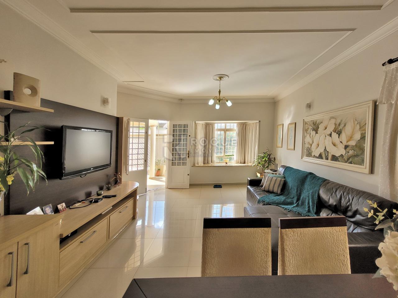 Casa em condomínio à venda no bairro Residencial Jardim dos Ipês: SALA