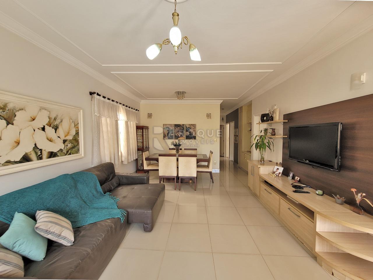 Casa em condomínio à venda no bairro Residencial Jardim dos Ipês: SALA