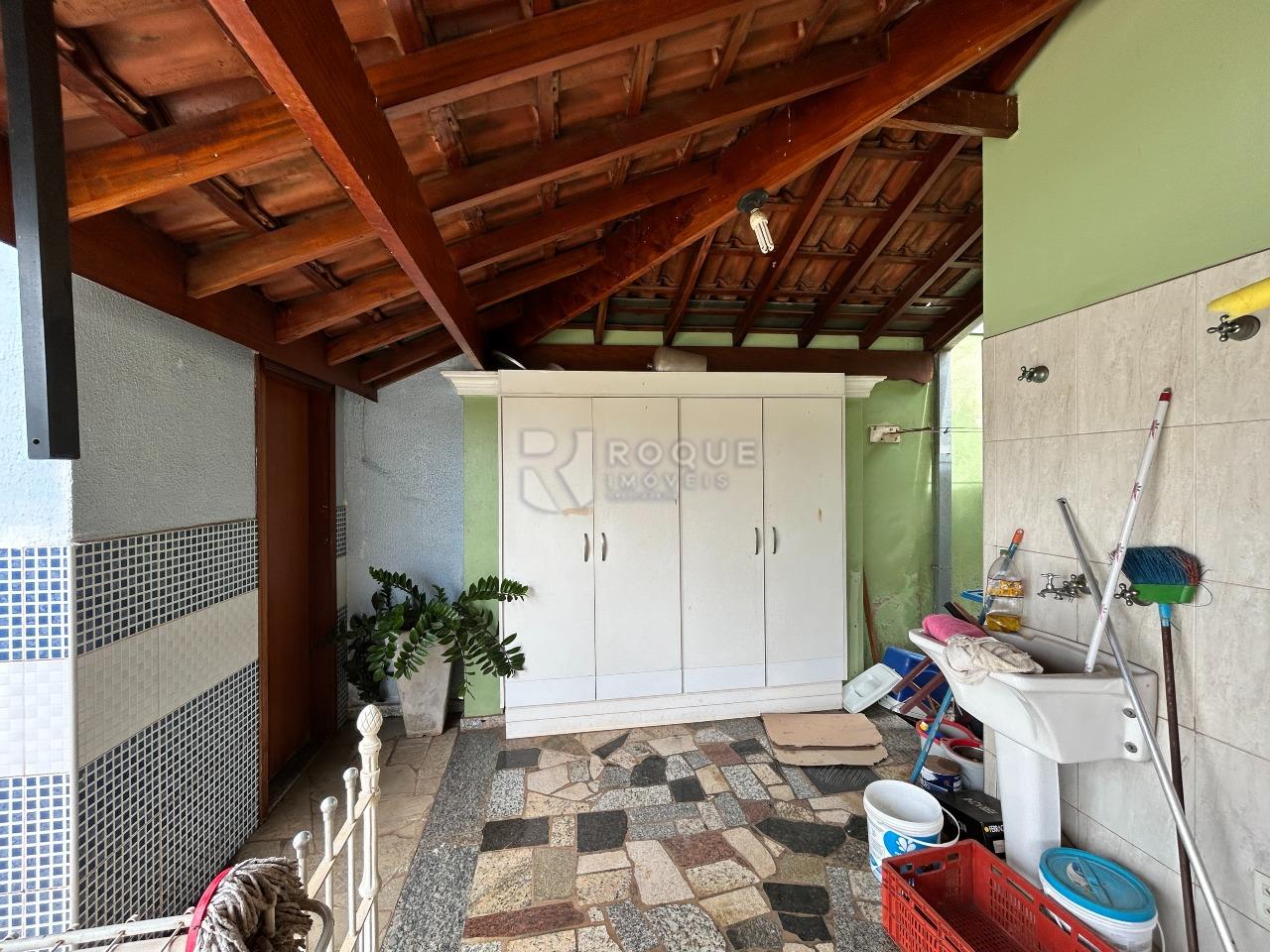 Casa Residencial à venda no bairro Vila da Glória: Área de serviço 