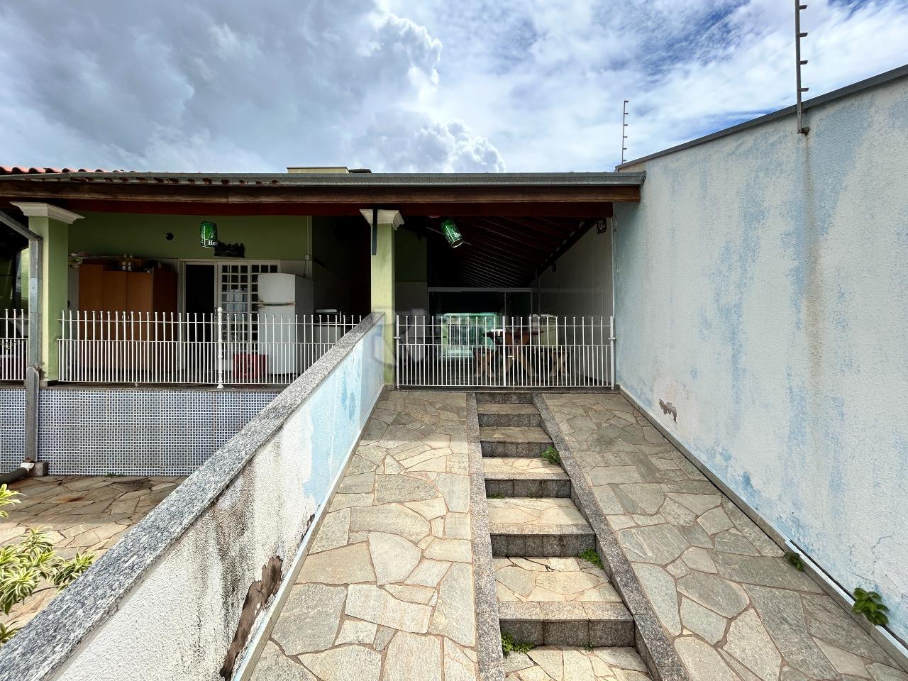 Casa Residencial à venda no bairro Vila da Glória: Fundo 
