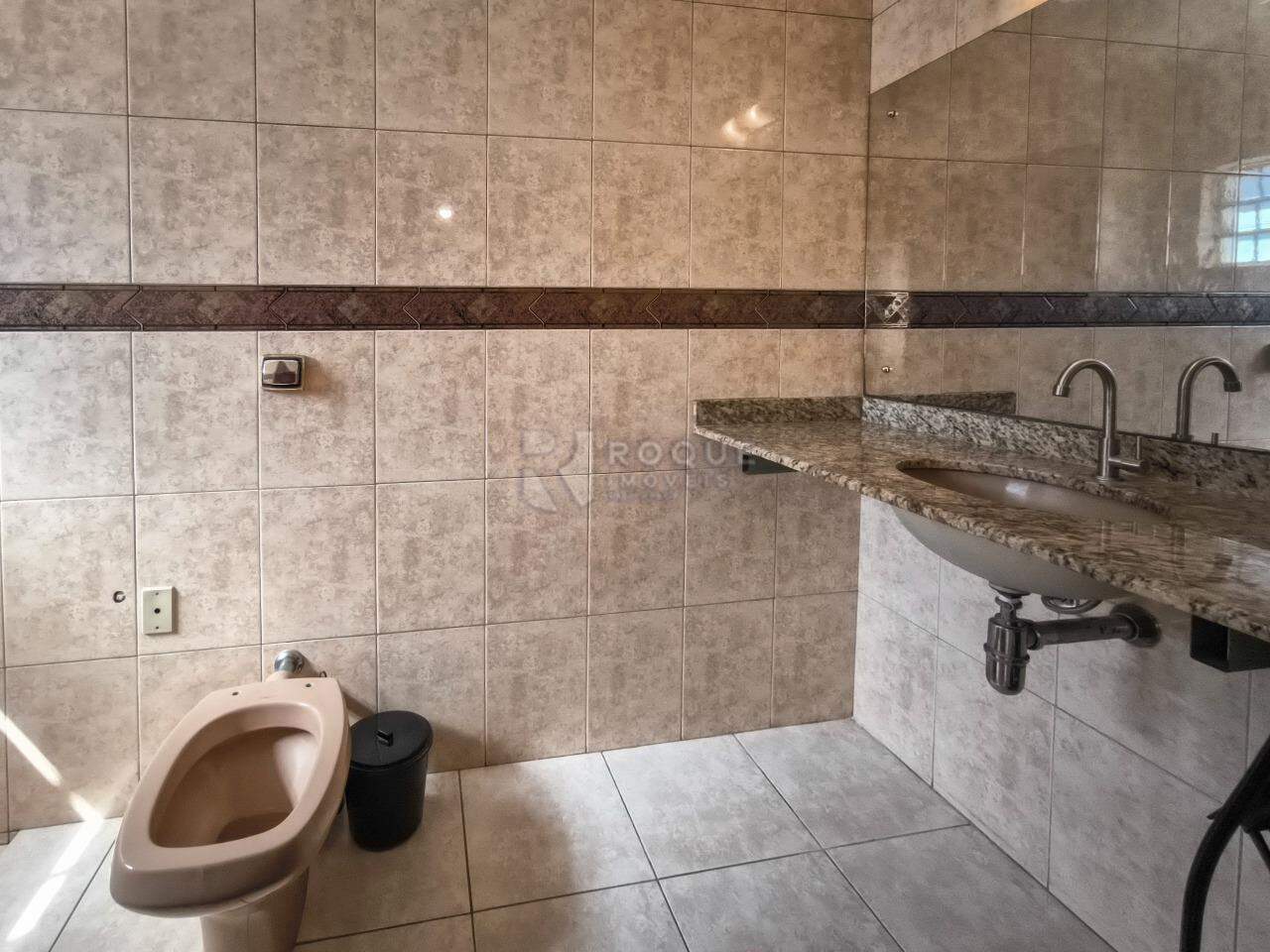 Casa em condomínio à venda no bairro Jardim Residencial Monsenhor Rossi: WC SUÍTE 3