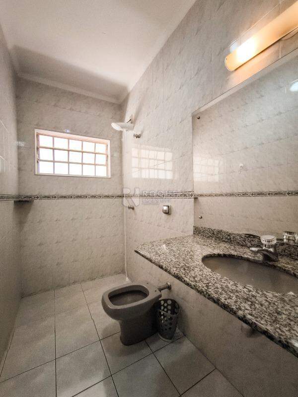 Casa em condomínio à venda no bairro Jardim Residencial Monsenhor Rossi: WC SUÍTE 1