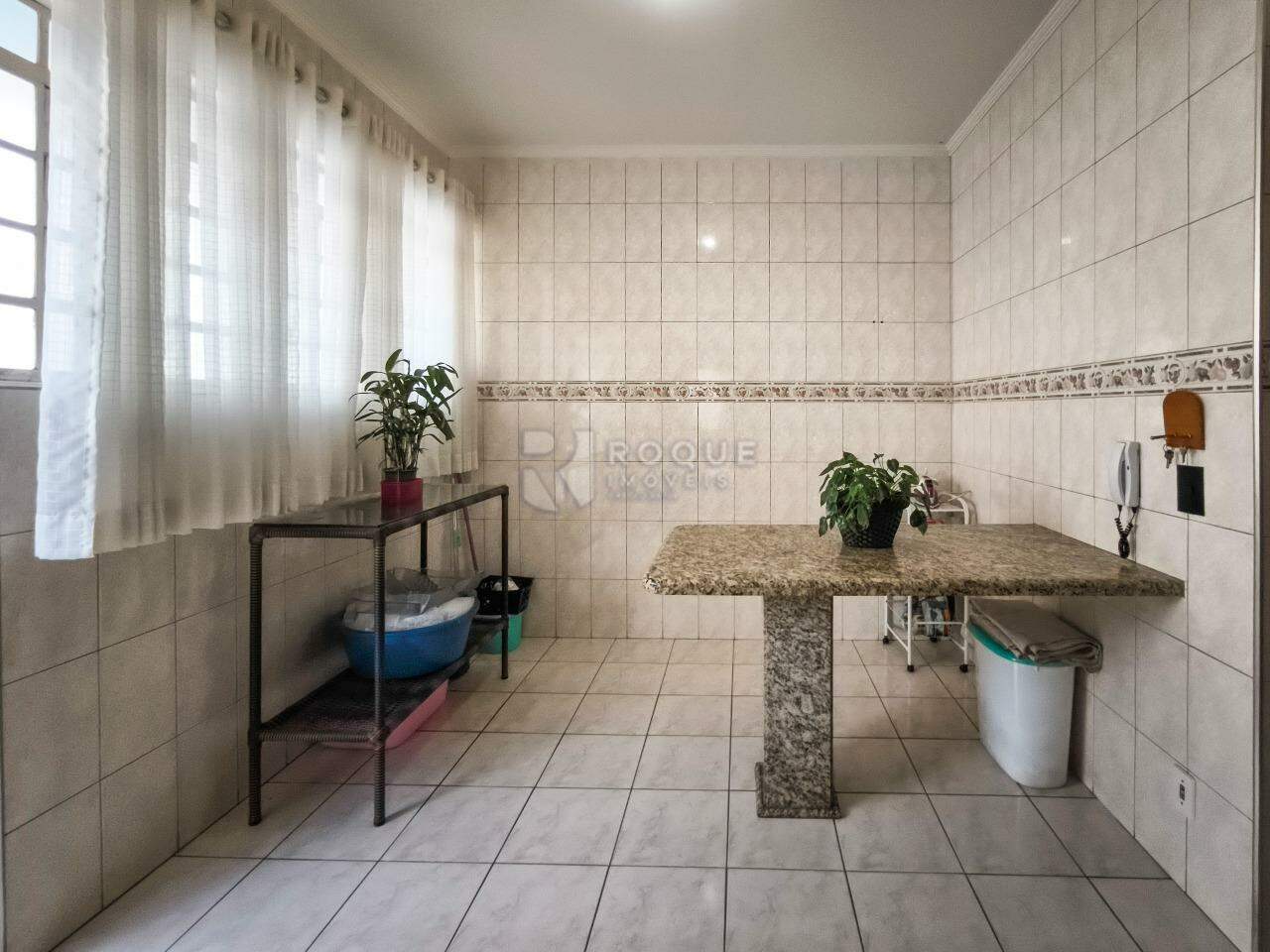 Casa em condomínio à venda no bairro Jardim Residencial Monsenhor Rossi: ÁREA DE SERVIÇO