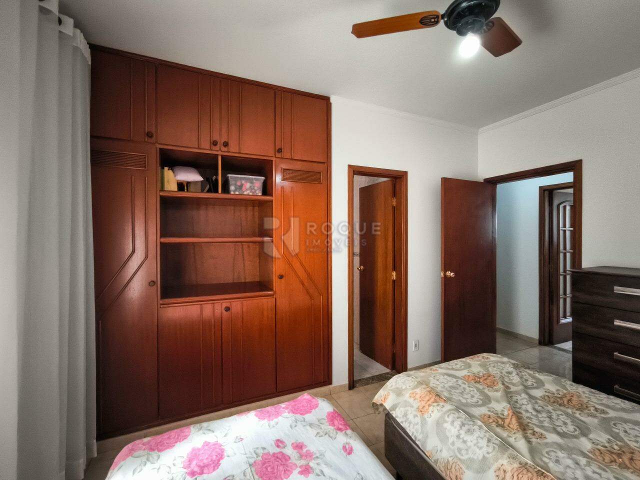 Casa em condomínio à venda no bairro Jardim Residencial Monsenhor Rossi: SUÍTE 1