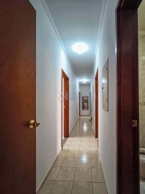 Casa em condomínio à venda no bairro Jardim Residencial Monsenhor Rossi: CORREDOR INTERNO