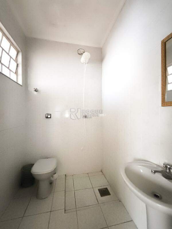 Casa em condomínio à venda no bairro Jardim Residencial Monsenhor Rossi: WC ESCRITÓRIO