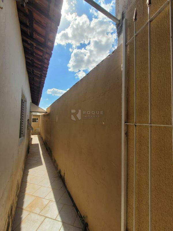 Casa Residencial à venda no bairro Jardim Parque Novo Mundo: Fundo