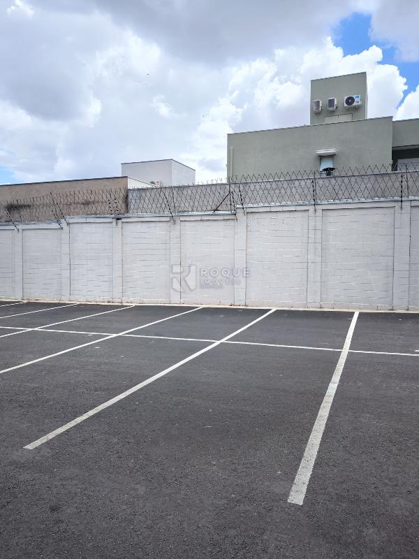 Apartamento à venda no bairro Vale das Esmeraldas: VAGAS DE ESTACIONAMENTO
