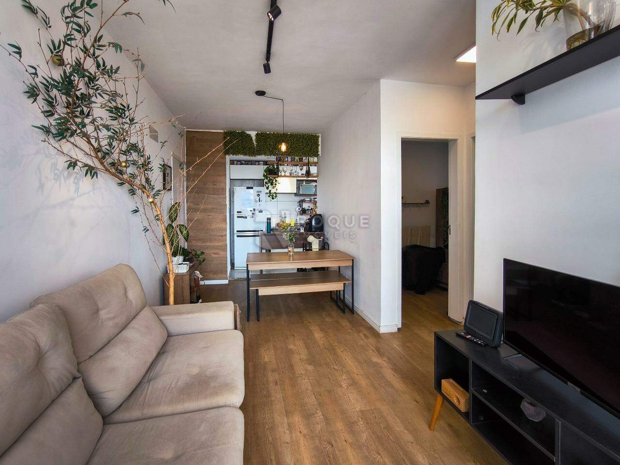 Apartamento à venda no bairro Vale das Esmeraldas: SALA DE ESTAR