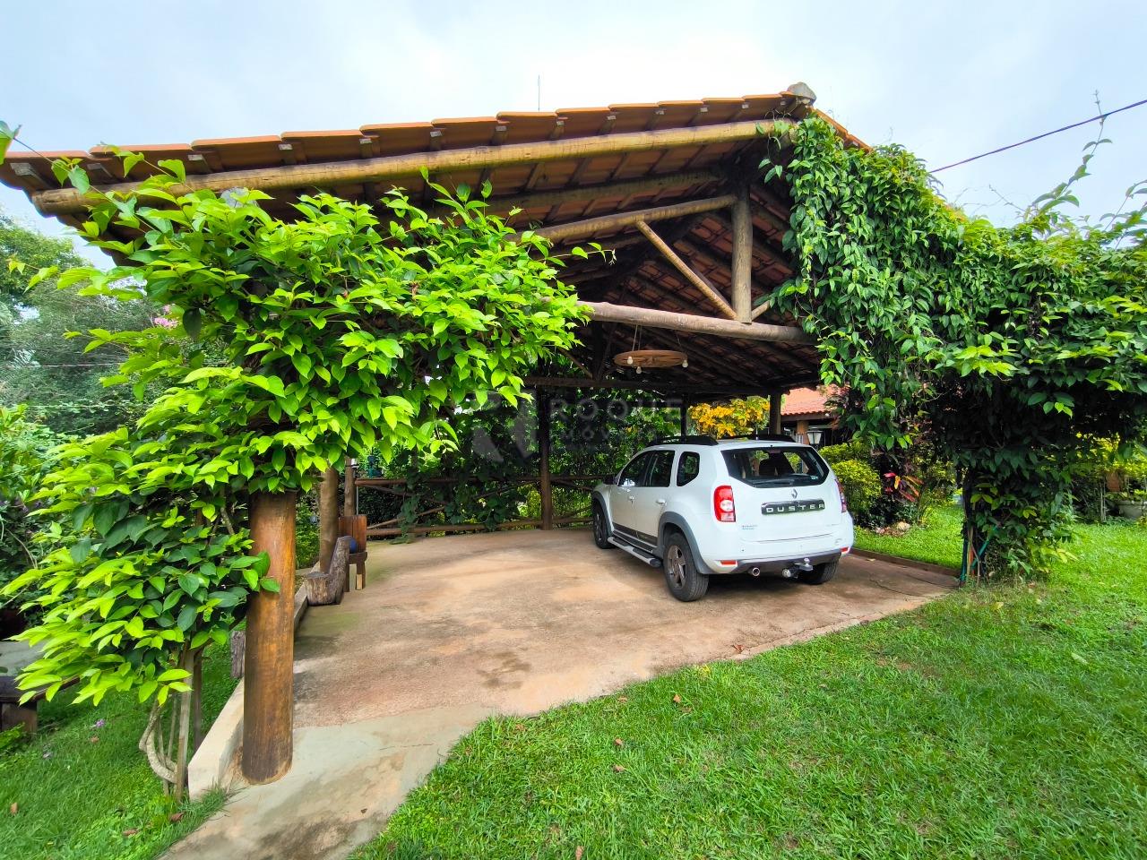 Chácara à venda no bairro Bairro dos Pereiras: GARAGEM