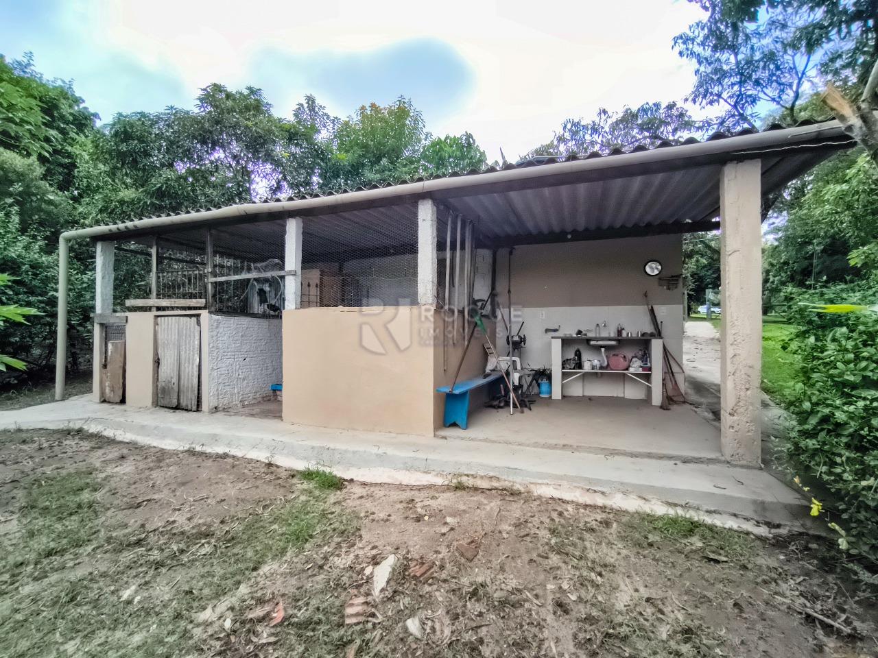 Chácara à venda no bairro Bairro dos Pereiras: FERRAMENTARIA