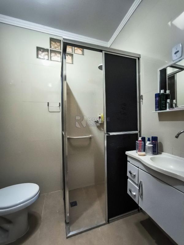 Chácara à venda no bairro Bairro dos Pereiras: BANHEIRO SOCIAL CASA 2