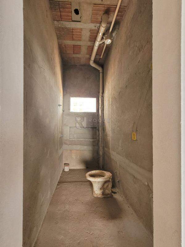 Casa em condomínio à venda no bairro Residencial Vermont: BANHEIRO SOCIAL