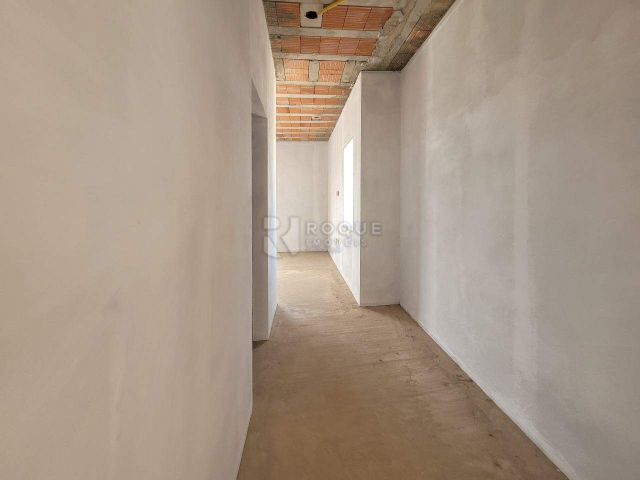 Casa em condomínio à venda no bairro Residencial Vermont: CORREDOR INTERNO