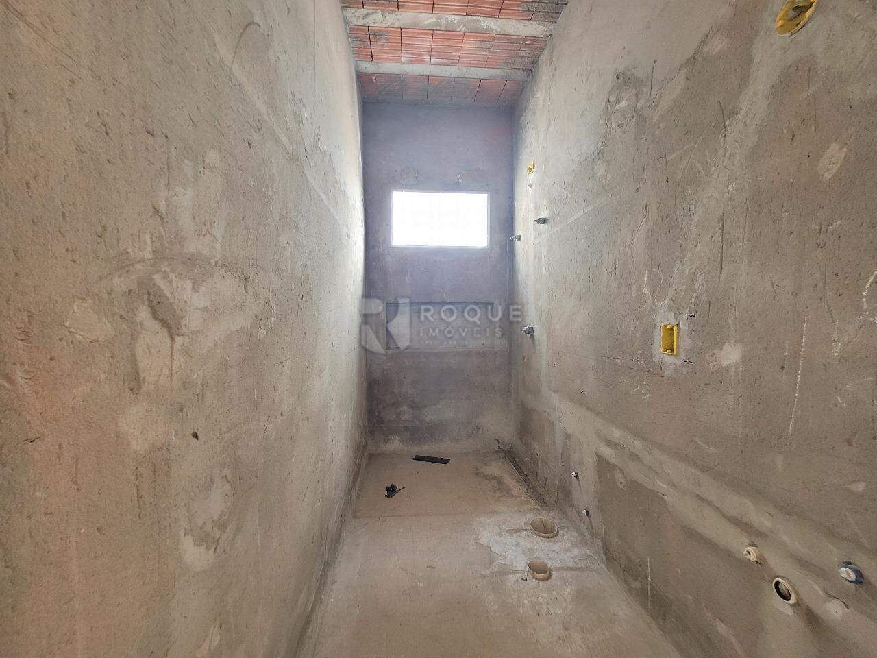 Casa em condomínio à venda no bairro Residencial Vermont: BANHEIRO SUÍTE 2