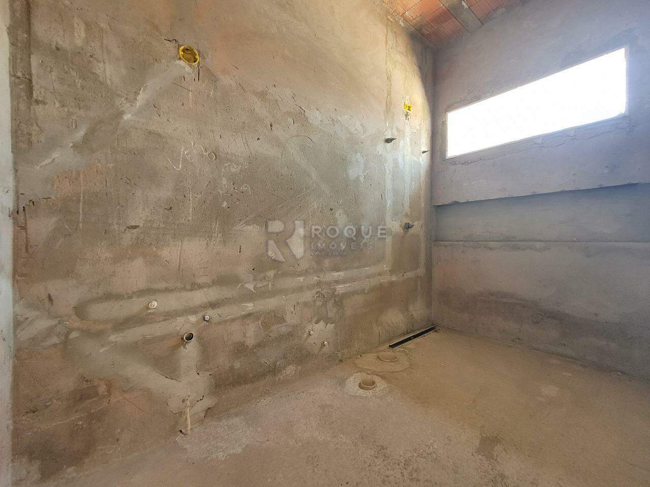 Casa em condomínio à venda no bairro Residencial Vermont: BANHEIRO SUÍTE 4