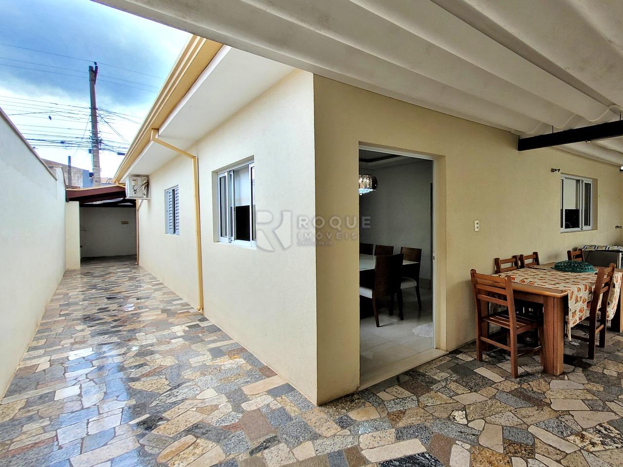 Casa Residencial à venda no bairro Jardim Ouro Verde: FUNDOS