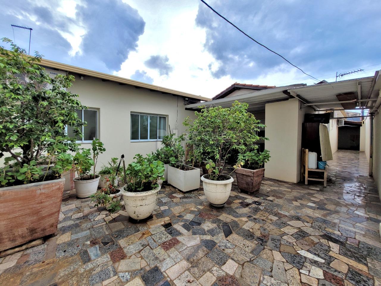 Casa Residencial à venda no bairro Jardim Ouro Verde: QUINTAL