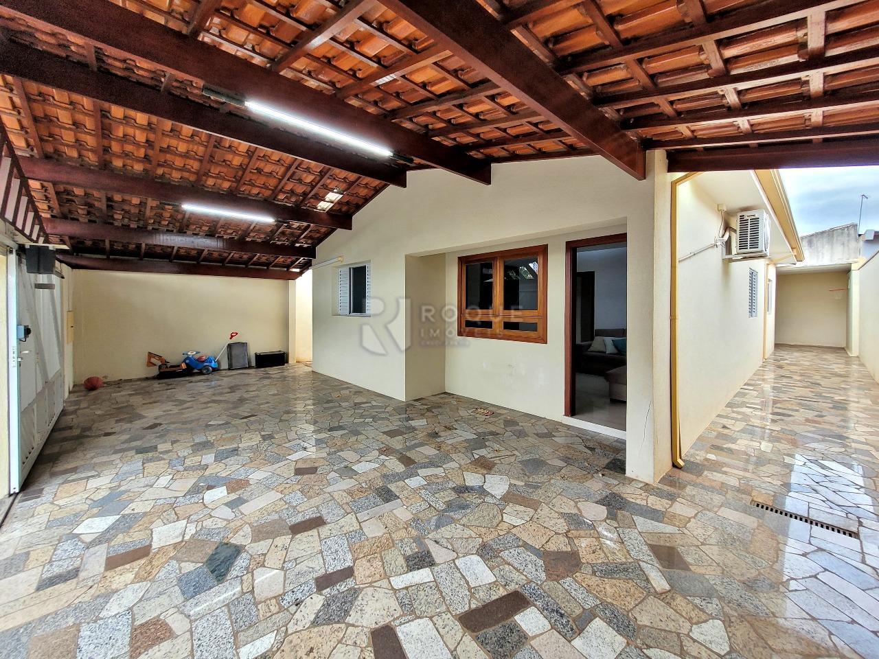 Casa Residencial à venda no bairro Jardim Ouro Verde: GARAGEM