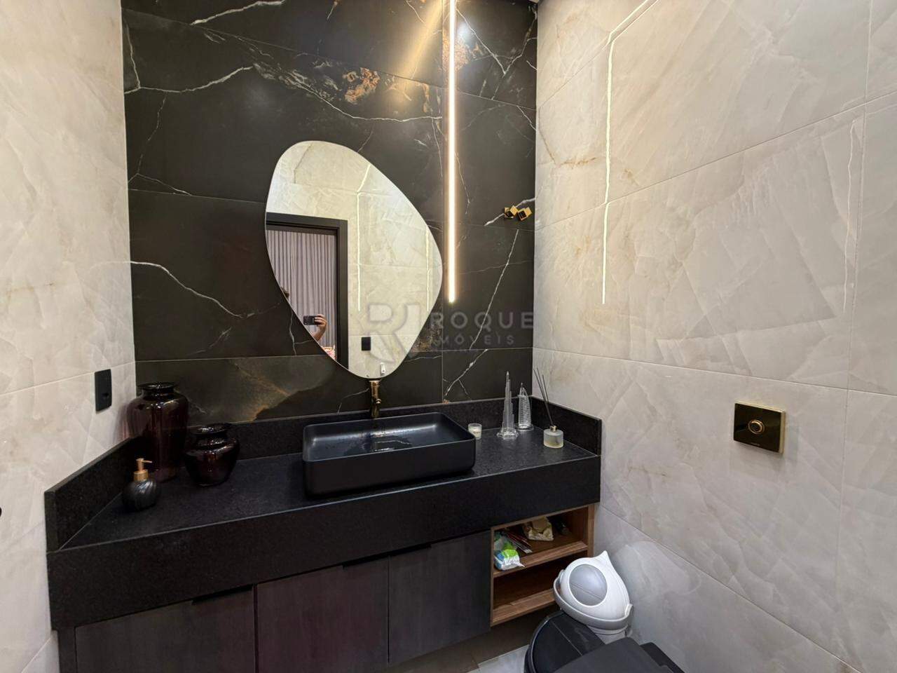Casa em condomínio à venda no bairro Jardim Residencial Florida: LAVABO