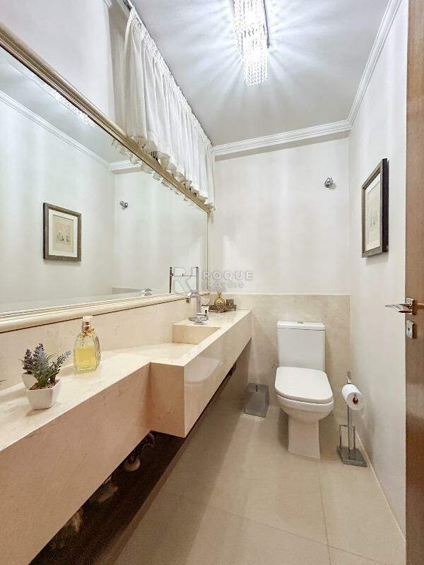 Apartamento para aluguel no bairro Centro: Lavabo 