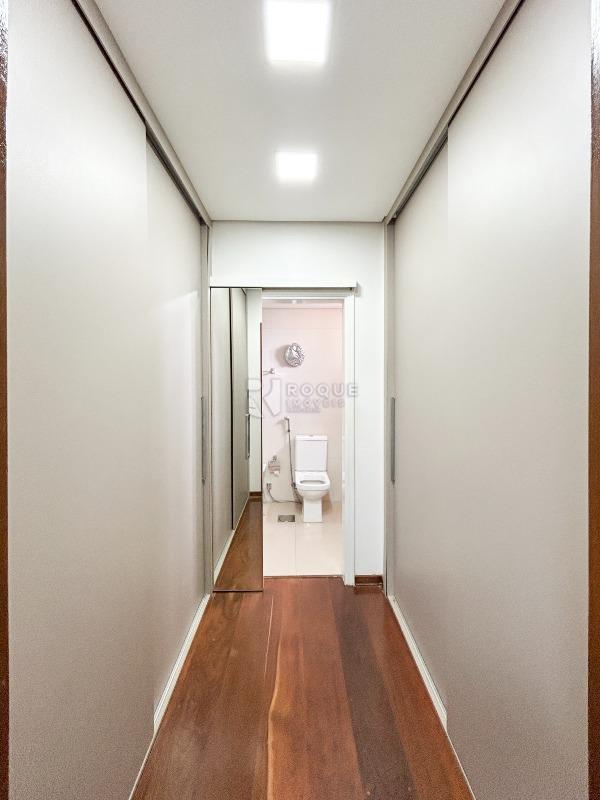 Apartamento para aluguel no bairro Centro: Closet suíte 