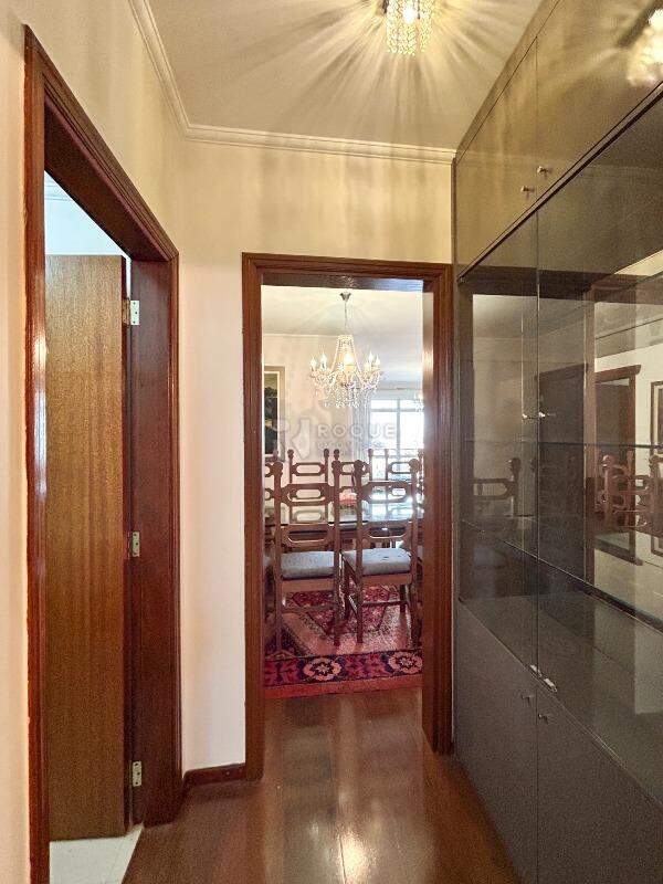 Apartamento para aluguel no bairro Centro: Hall 