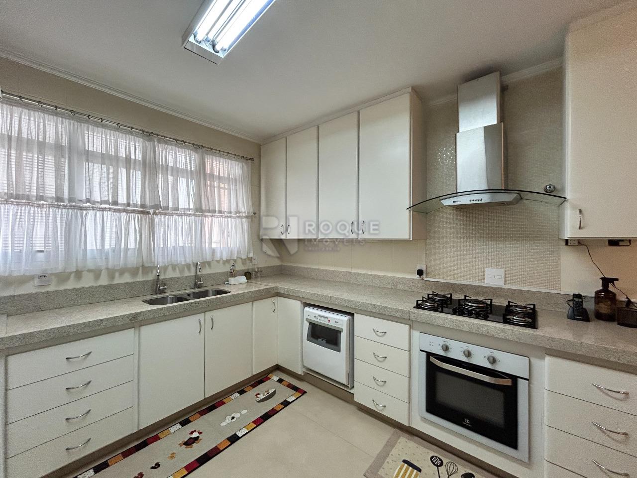 Apartamento para aluguel no bairro Centro: Cozinha 