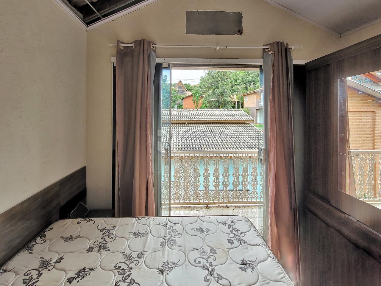 Casa em condomínio à venda no bairro Recanto dos Laranjais:  SUÍTE