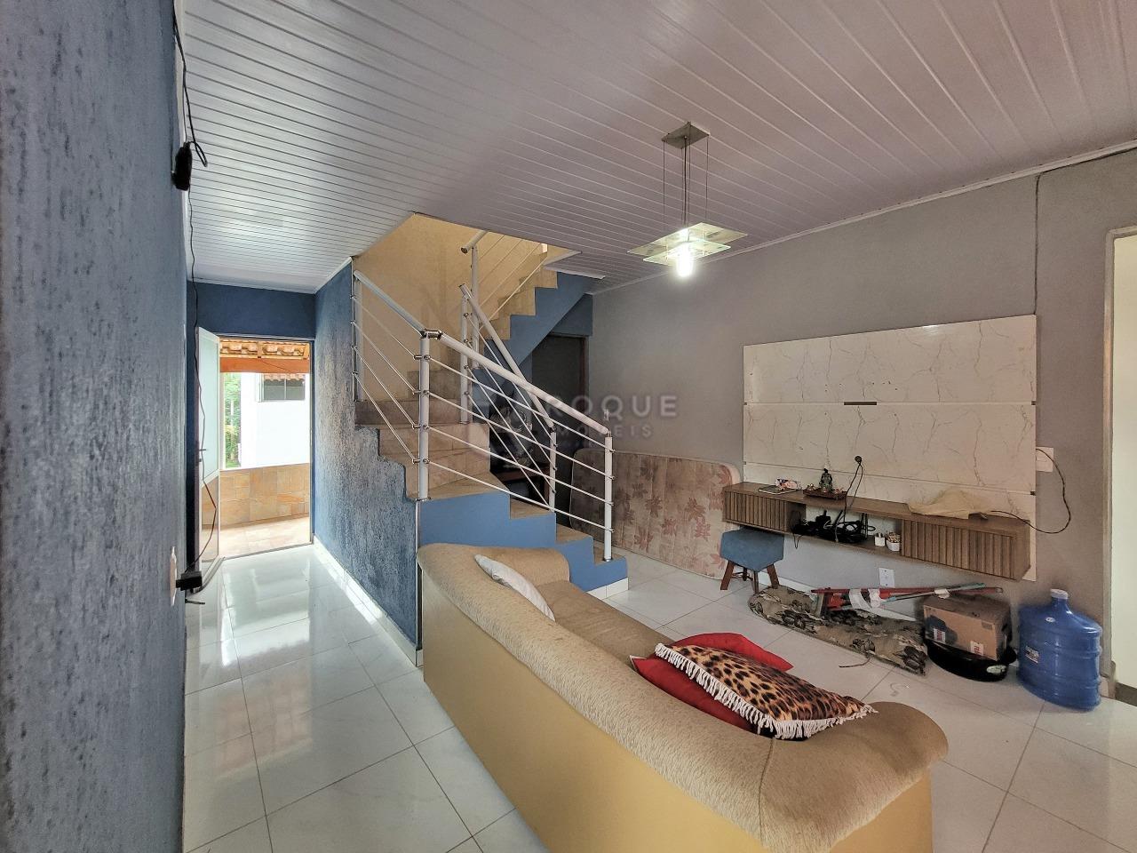 Casa em condomínio à venda no bairro Recanto dos Laranjais: SALA