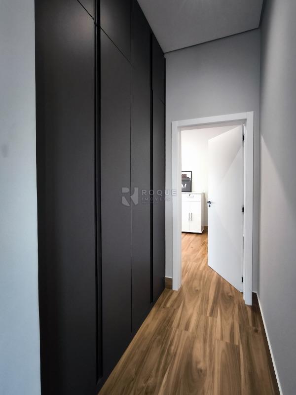 Casa em condomínio à venda no bairro Residencial Florisa: ROUPEIRO