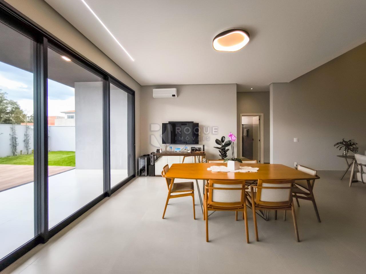 Casa em condomínio à venda no bairro Residencial Florisa: SALA DE JANTAR