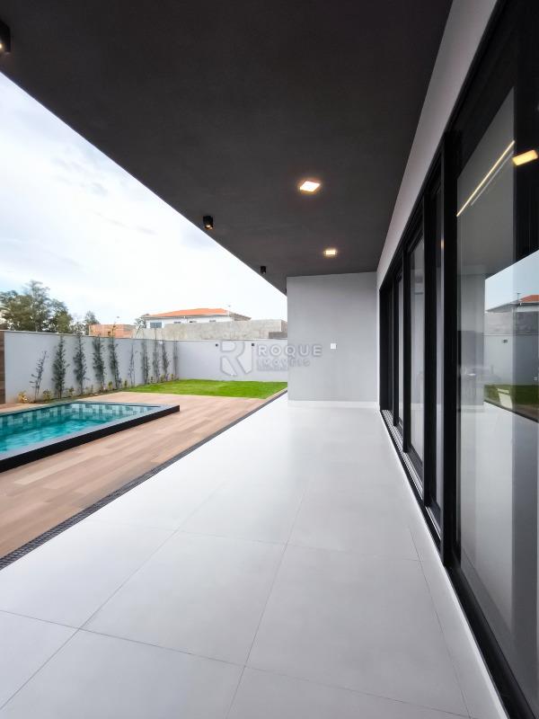 Casa em condomínio à venda no bairro Residencial Florisa: VARANDA