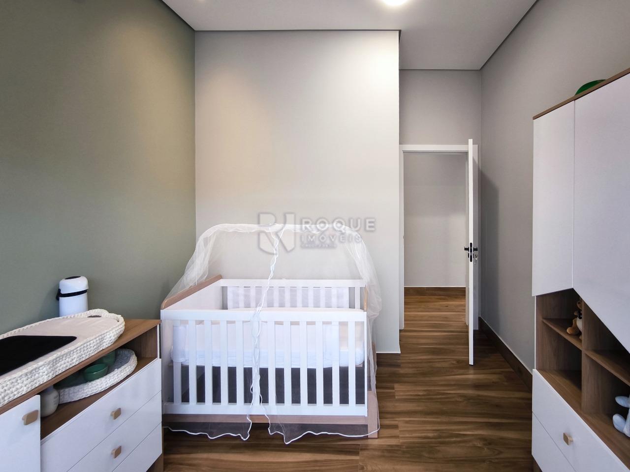 Casa em condomínio à venda no bairro Residencial Florisa: DORMITÓRIO 1