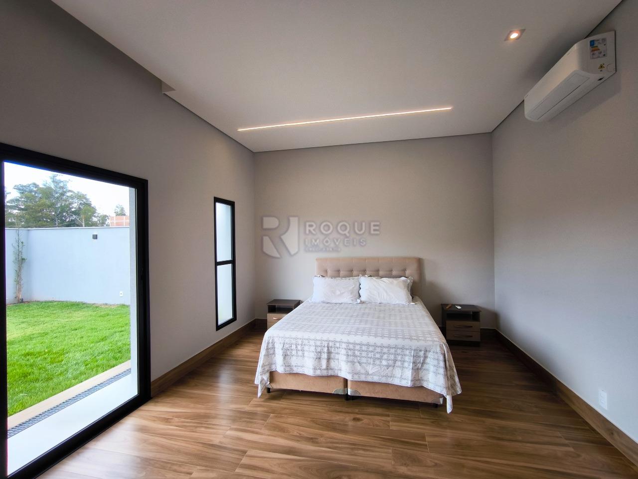 Casa em condomínio à venda no bairro Residencial Florisa: SUÍTE