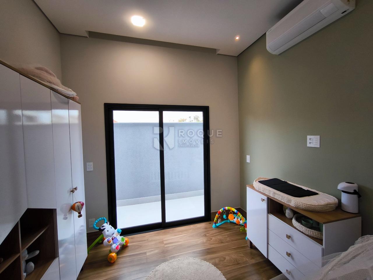 Casa em condomínio à venda no bairro Residencial Florisa: DORMITÓRIO 1