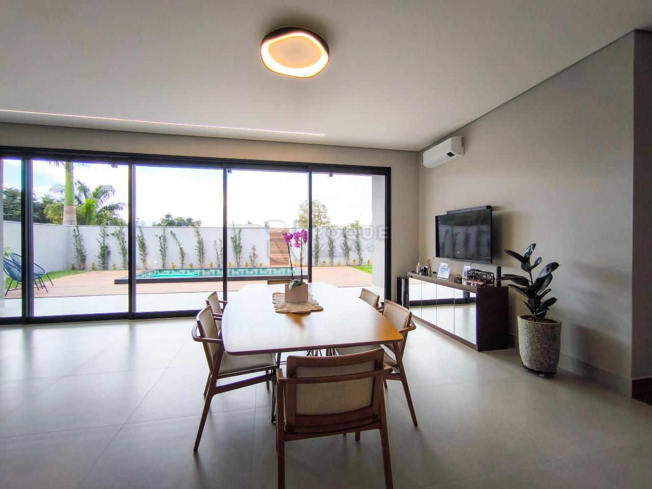 Casa em condomínio à venda no bairro Residencial Florisa: SALA DE JANTAR