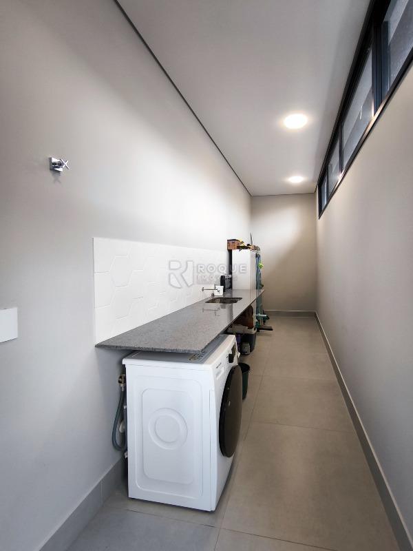 Casa em condomínio à venda no bairro Residencial Florisa: LAVANDERIA